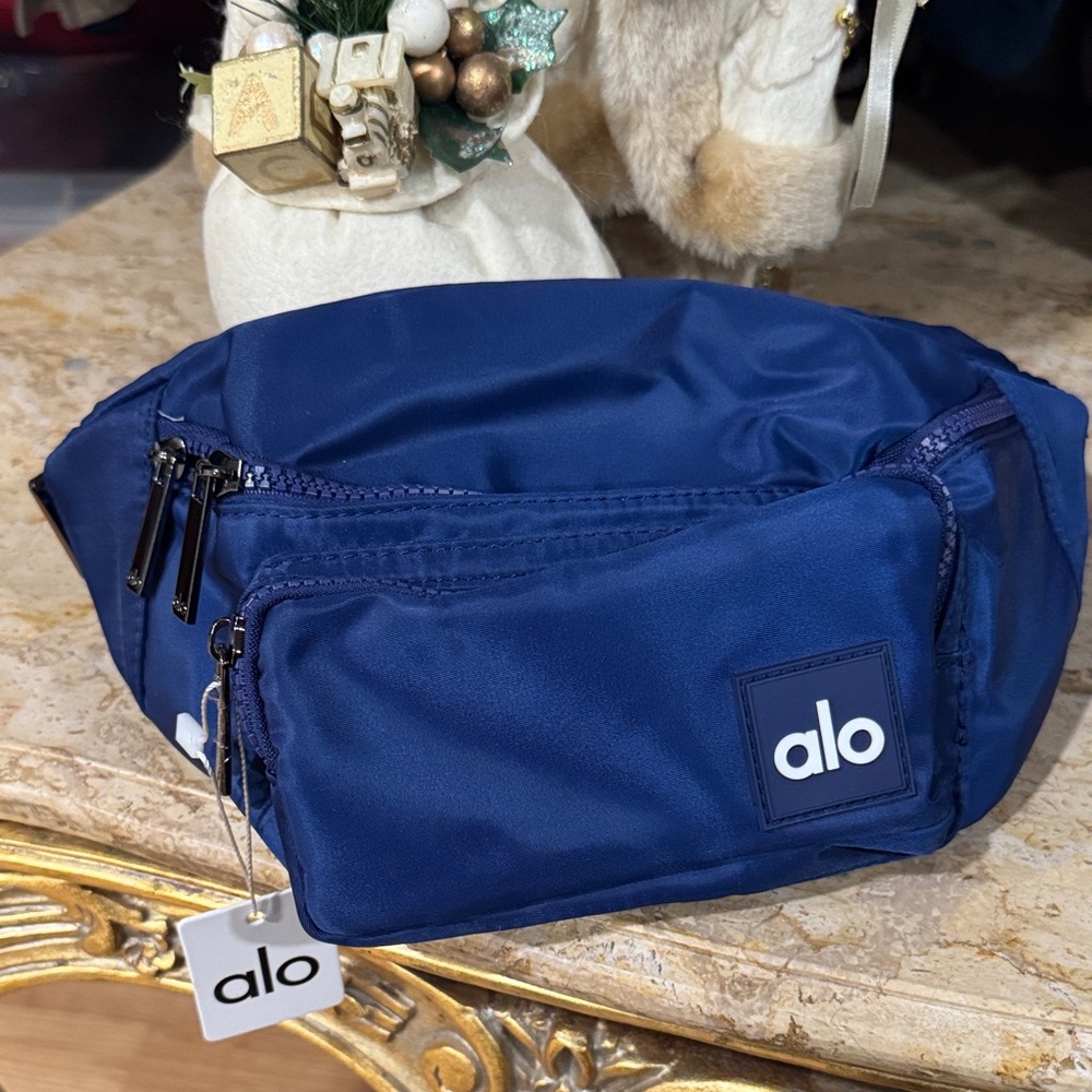 ALO Yoga Men's Navy Belt Bag